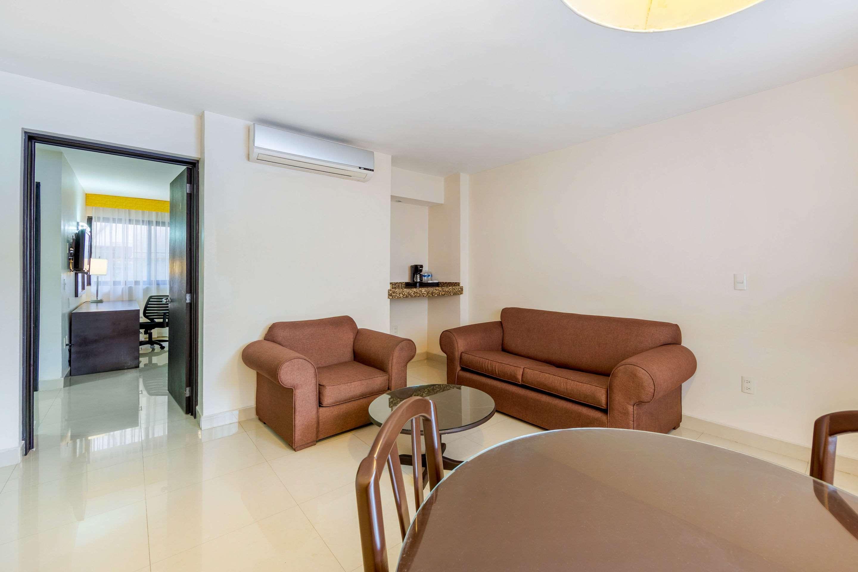 Quality Inn Tuxtla Gutiérrez Exteriör bild