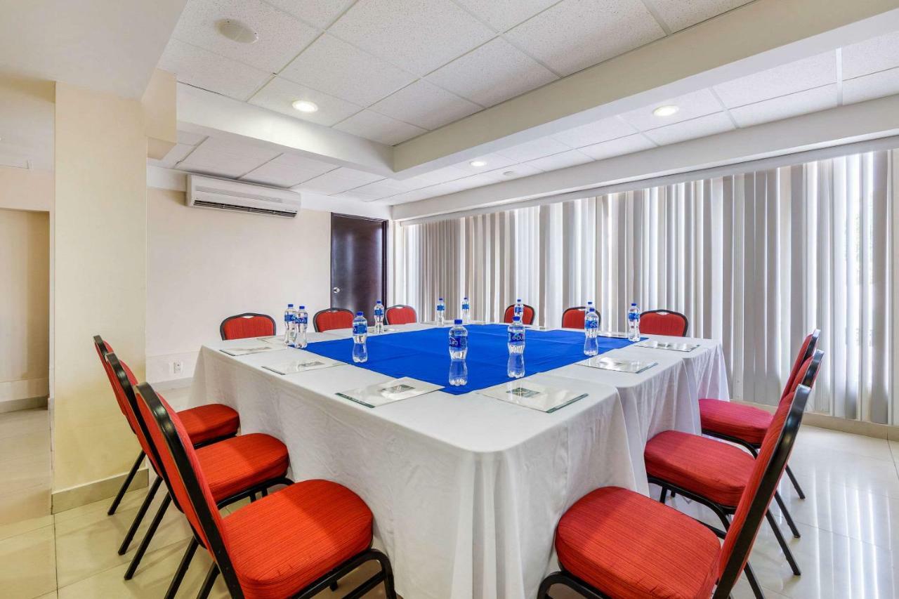 Quality Inn Tuxtla Gutiérrez Exteriör bild