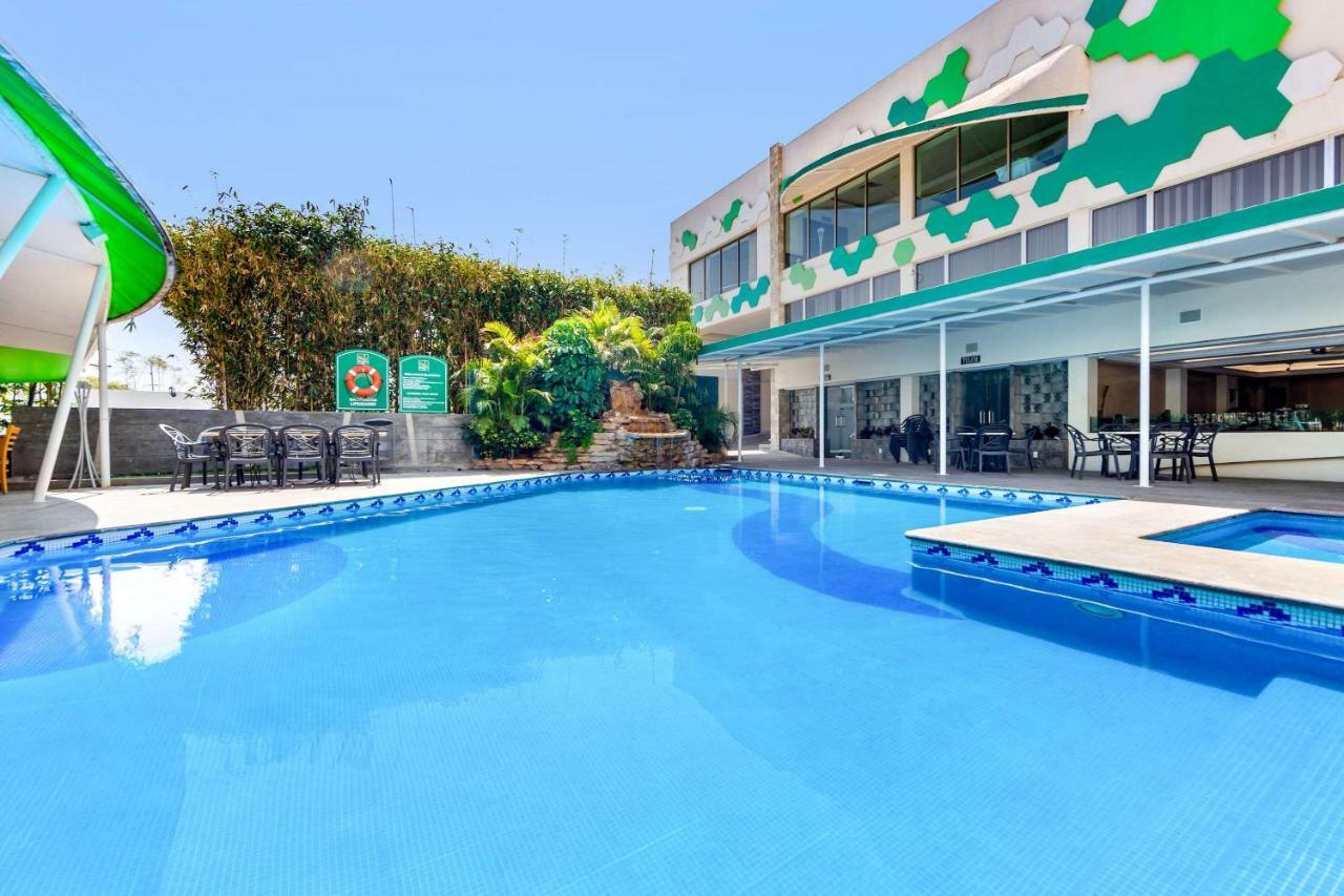 Quality Inn Tuxtla Gutiérrez Exteriör bild
